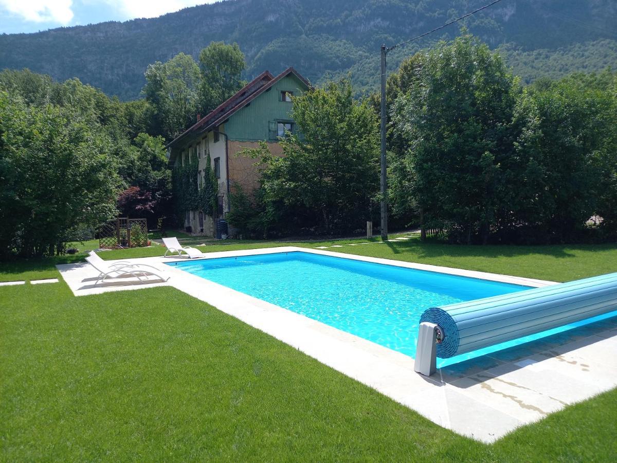 La Clairiere Du Moulin Bed and Breakfast Lepin-le-Lac Exteriör bild