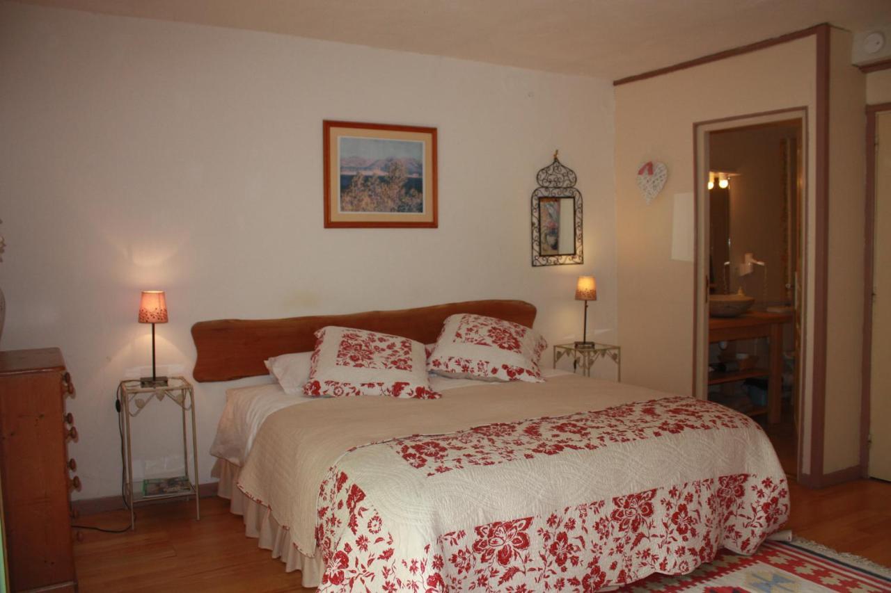 La Clairiere Du Moulin Bed and Breakfast Lepin-le-Lac Exteriör bild