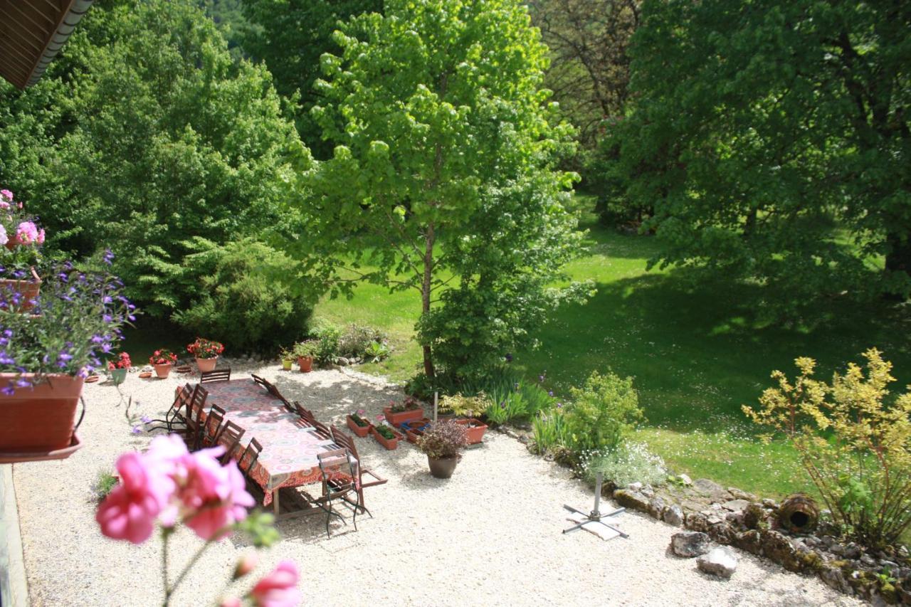 La Clairiere Du Moulin Bed and Breakfast Lepin-le-Lac Exteriör bild